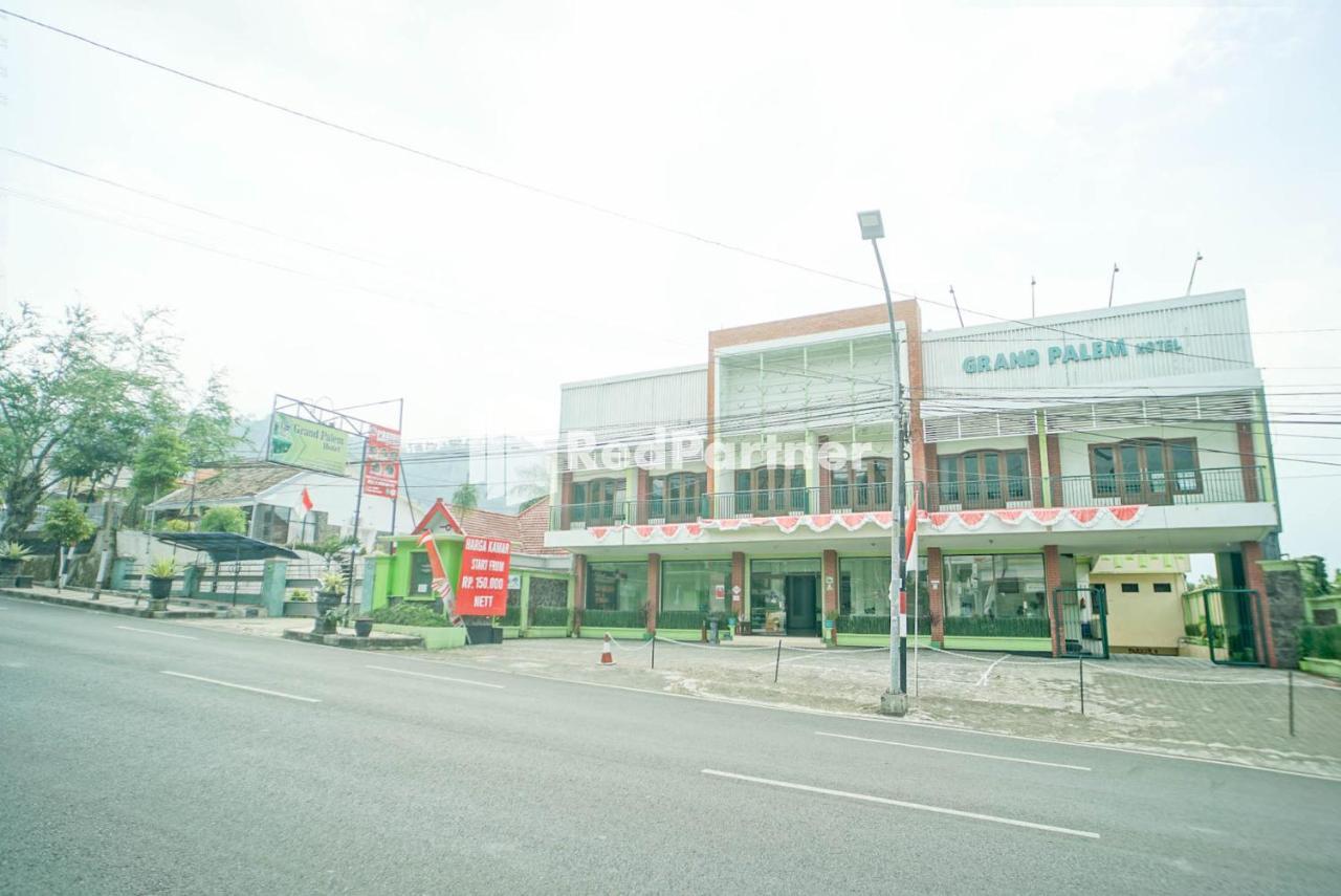 Hotel Grand Palem Redpartner Batu  Extérieur photo