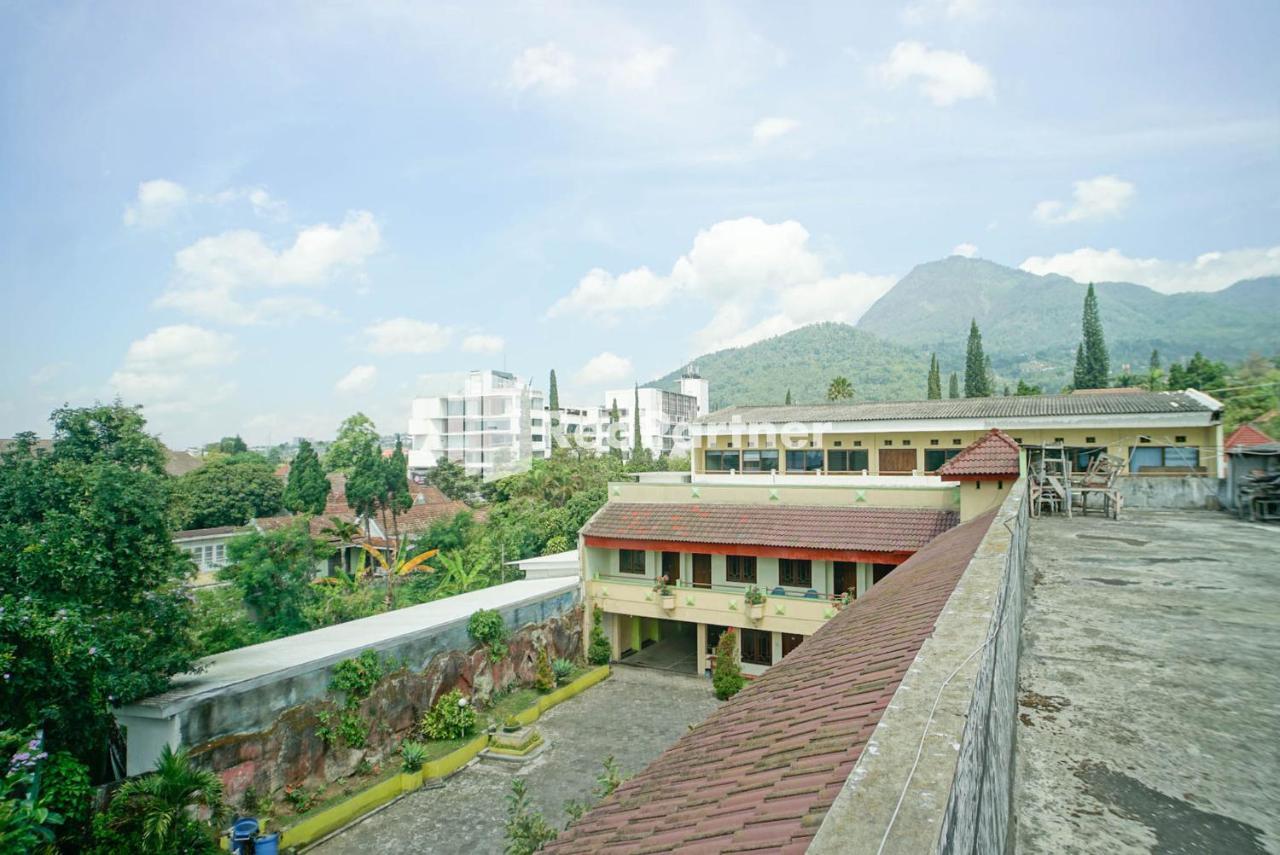 Hotel Grand Palem Redpartner Batu  Extérieur photo